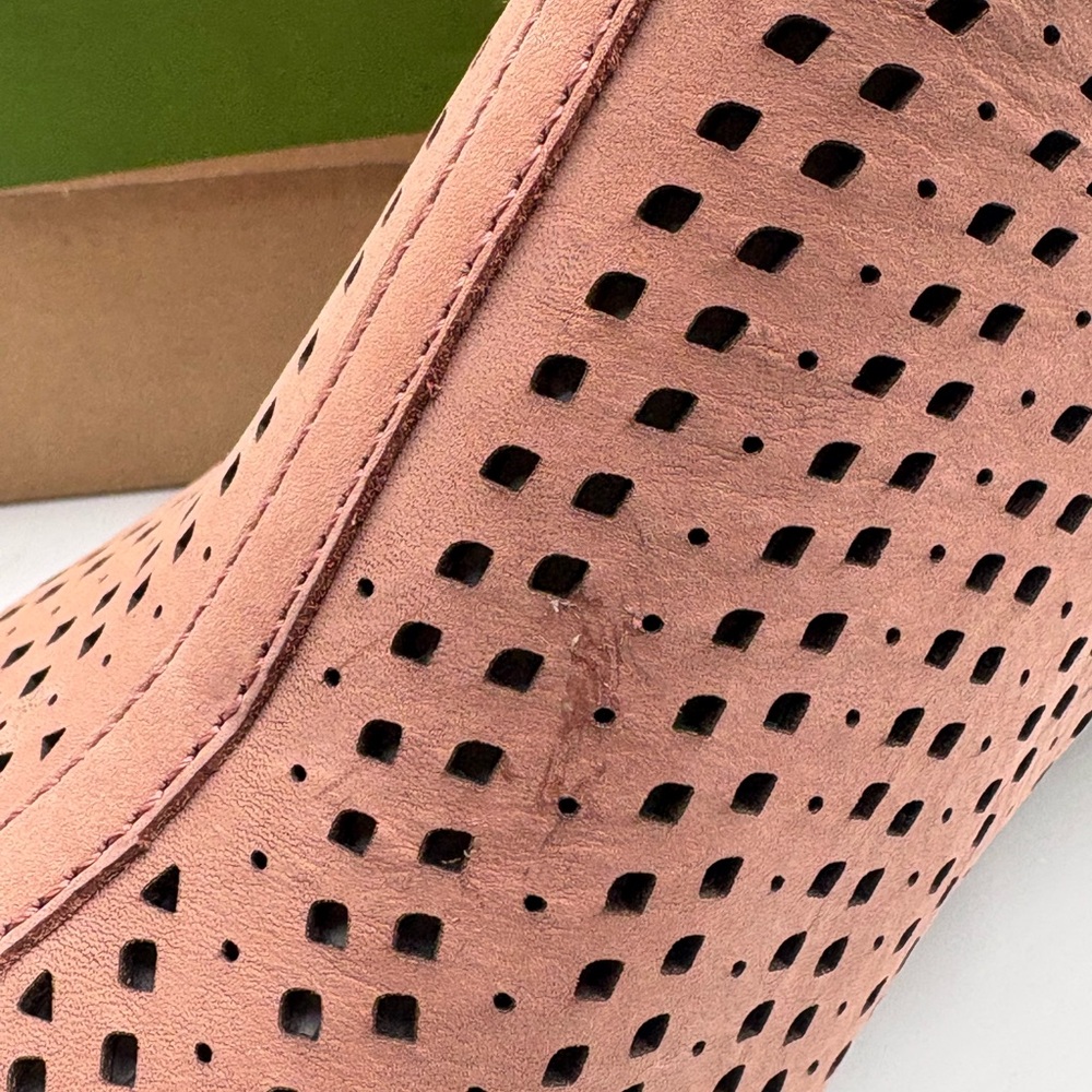 Earth Keri Dusty Rose Soft Buck Peep Toe Perforated Booties Womens 7 Wide - Picture 3 of 9
